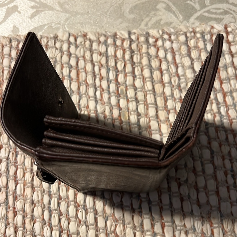 Fossil Tri-Fold Wallet - image 7